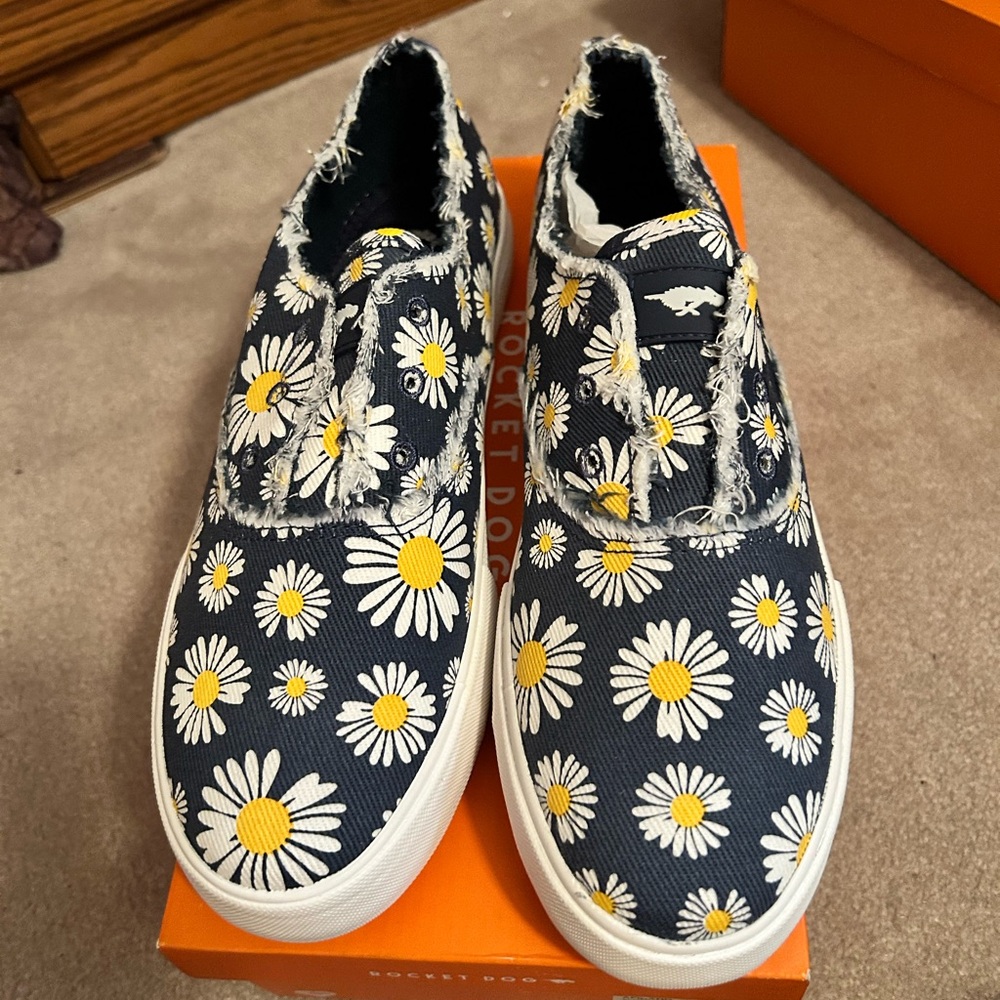 Rocket Dog Blue and White Daisy Sneakers
